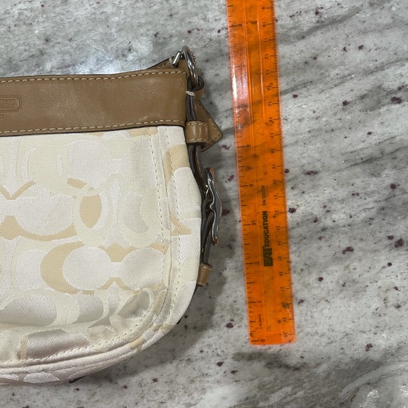 Coach Zoe Shoulder Bag - Cream/Tan Authentic - Picture 15 of 16
